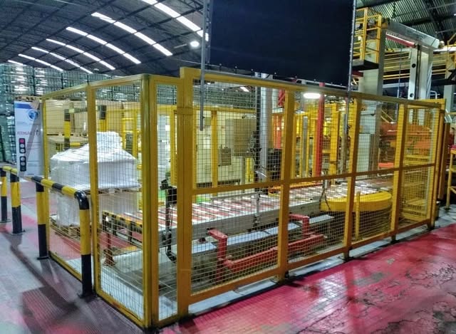 Enclausuramento de máquina desenvolvido pela CEFO